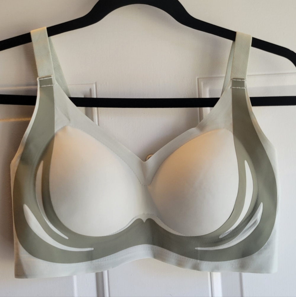 Seamless Light Sage Bra